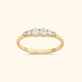 Lola Diamond ring van 9 karaat met diamant in tijdloos minimalistisch design
